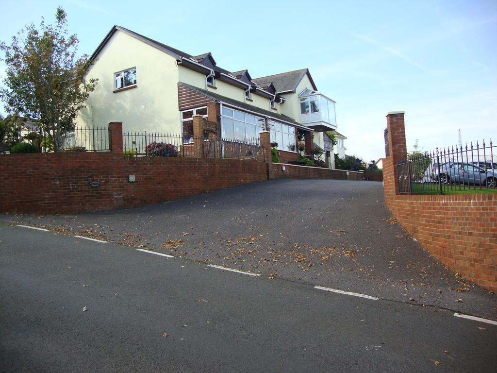Lakeland Guest House Pembroke Dock Exterior foto