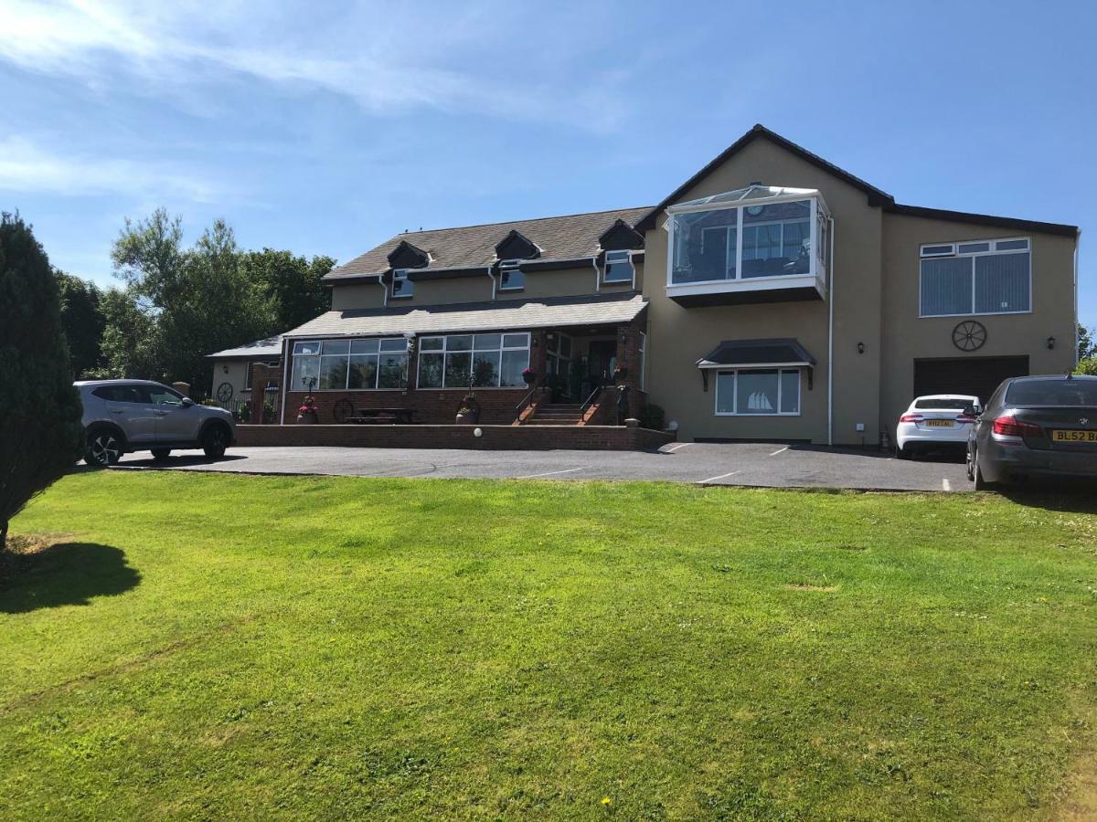 Lakeland Guest House Pembroke Dock Exterior foto